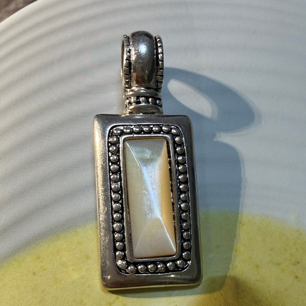Vintage Silver tone Rectangular Pendant - - Picture 4 of 5